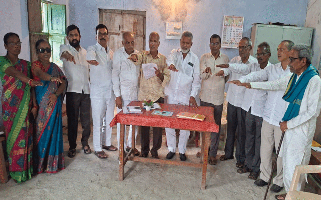 Bhoodan Pochampally : రిటైర్డ్ ఉద్యోగుల సంఘం భూదాన్ పోచంపల్లి నూతన కార్యవర్గం ఎన్నిక