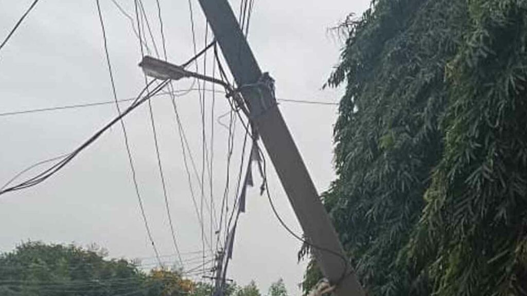 Pole