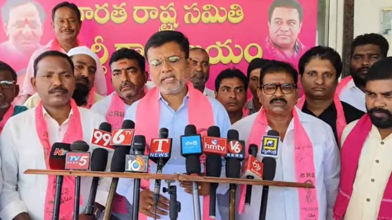 CM Revanth Reddy | సీఎం రేవంత్ రెడ్డికి మతి భ్రమించి మాట్లాడుతున్నాడు : మాజీ ఎమ్మెల్యే  పుట్ట మధు
