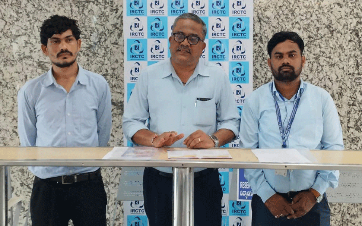 Divya Dakshin Yatra : తీర్థయాత్రలకు రైల్వే శాఖ ప్రత్యేక రైళ్లు