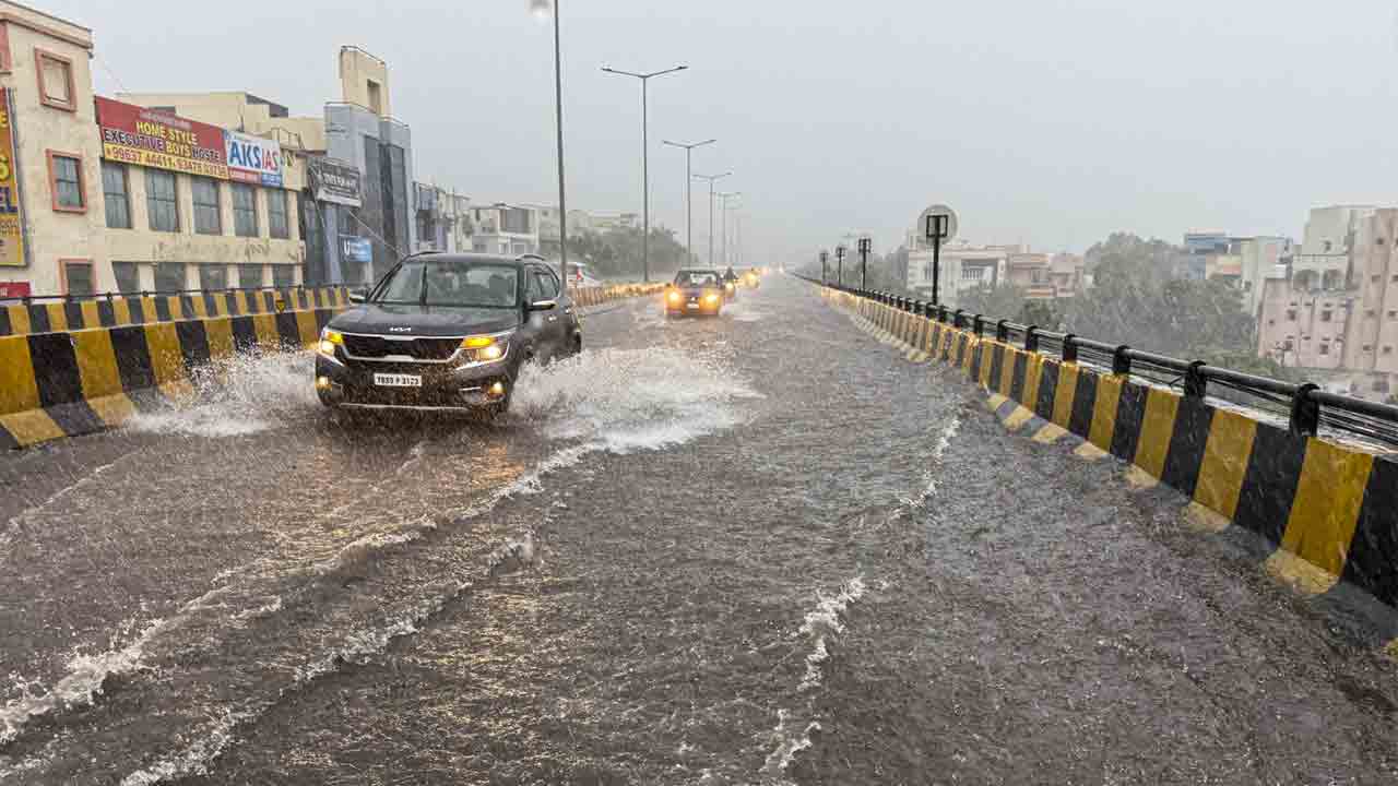 Rain | హైదరాబాద్లో పలు ప్రాంతాల్లో వర్షం..