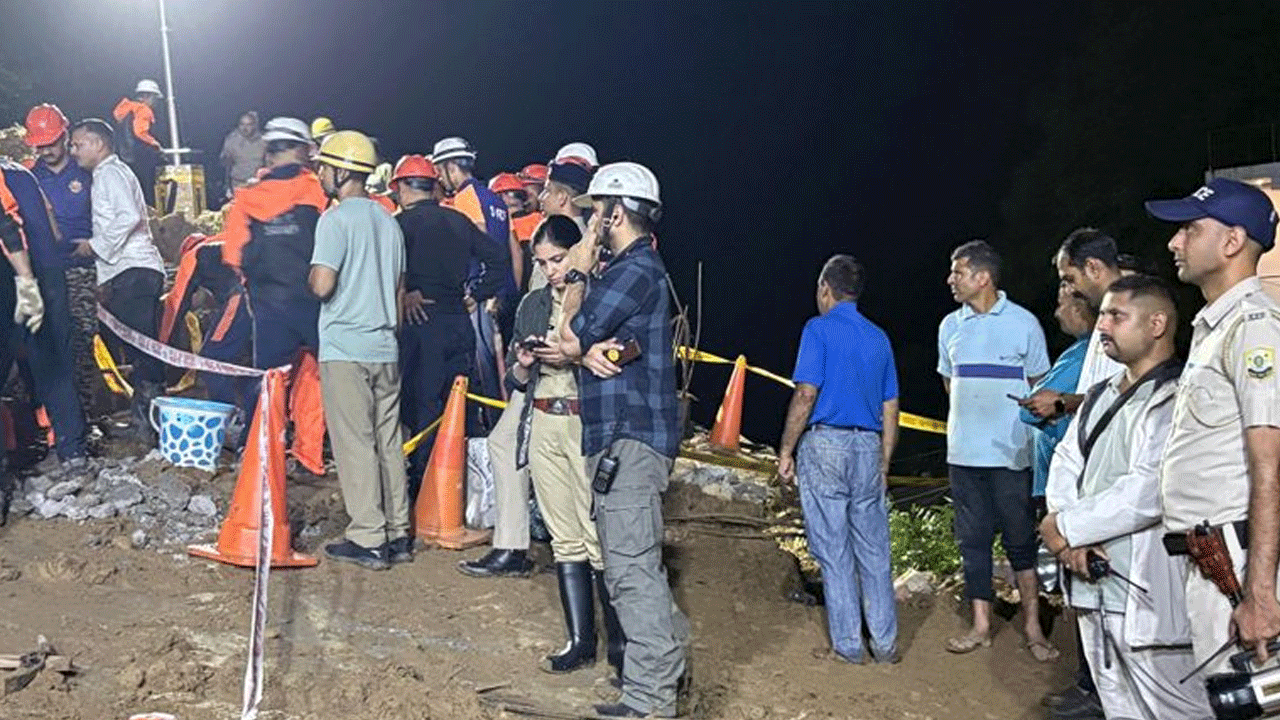 Red Alert: రికార్డు స్థాయిలో వ‌ర్షాలు..  పంజాబ్‌, హిమాచ‌ల్‌, జ‌మ్మూక‌శ్మీర్‌లో రెడ్ అల‌ర్ట్‌