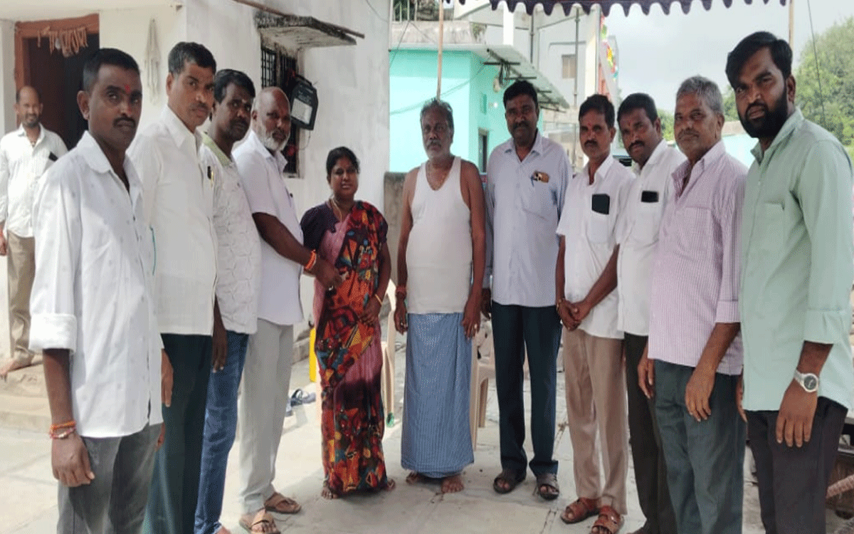 Rajapet : మృతురాలి కుటుంబానికి ఆర్థిక సాయం