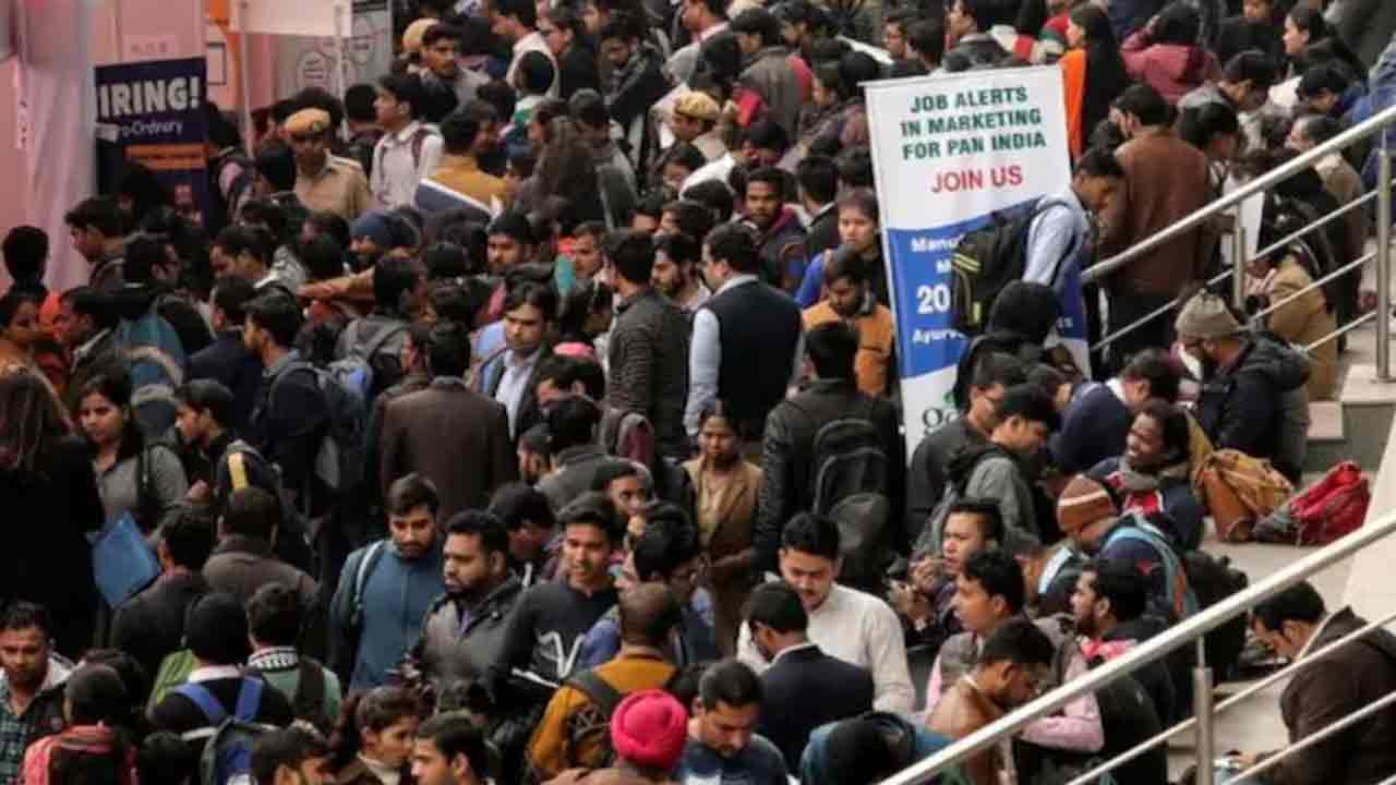 Rajastan | ప్యూన్ పోస్టు కోసం 25 లక్షల దరఖాస్తులు.. ఇంజినీరింగ్, ఎంబీఏ, పీహెచ్‌డీ, పోస్టు గ్రాడ్యుయేట్లే ఎక్కువ!