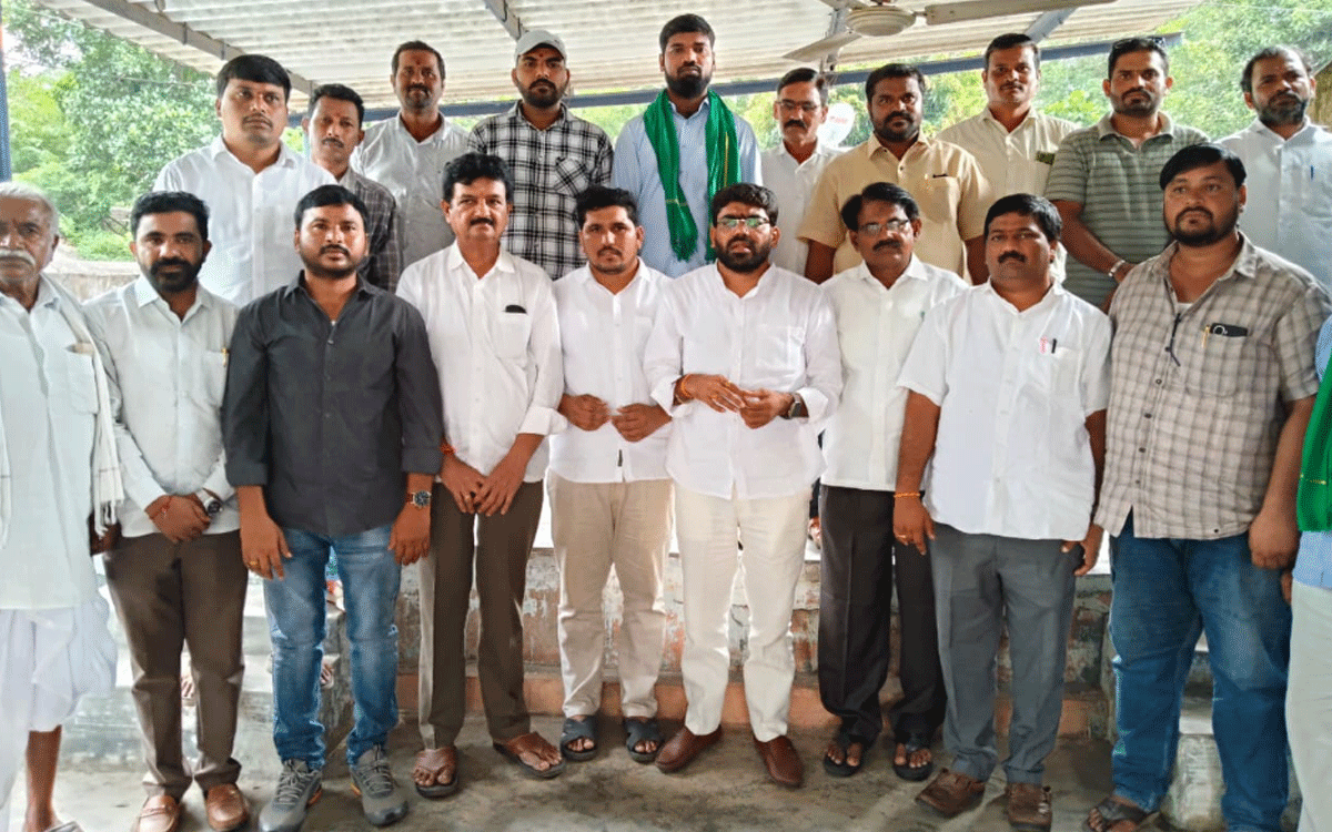 Kothagudem Urban : లంబాడీల ఆత్మగౌరవ సభను జయప్రదం చేయాలి : గుగులోతు రాజేశ్ నాయ‌క్‌