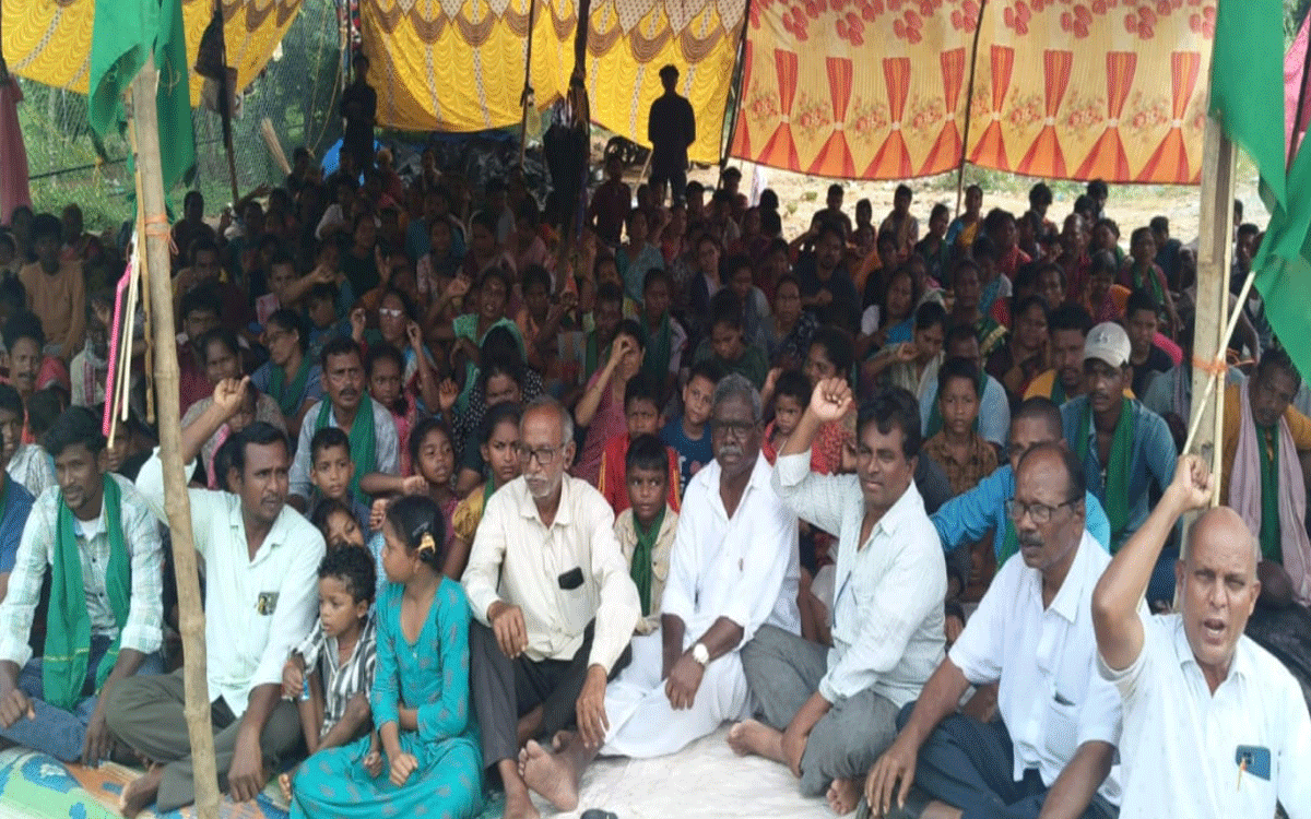 Kothagudem Urban : ‘రామన్నగూడెం భూములను ఆదివాసీలకే అప్పగించాలి’