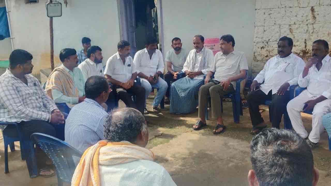 Siricilla | బీఆర్ఎస్ నేతకు సెస్ చైర్మన్ చిక్కాల రామారావు పరామ‌ర్శ‌