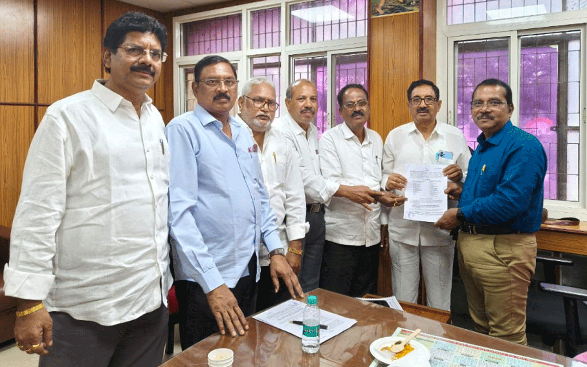 Ramavaram : మైన్ యాక్సిడెంట్‌లో చనిపోయిన ఉద్యోగుల డిపెండెంట్లకు గ్రేడ్ 3 క్లర్క్ ఉద్యోగాలు
