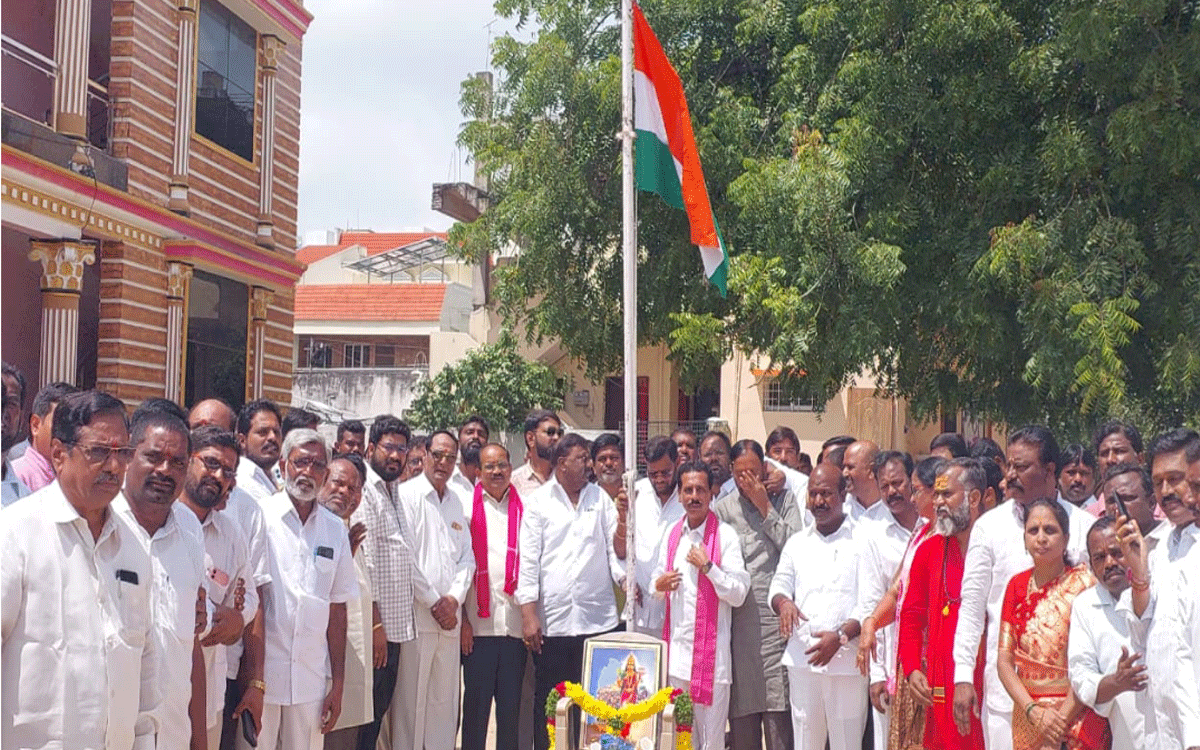 Nalgonda : కాంగ్రెస్ ప్రభుత్వ ప్రజా వ్యతిరేక విధానాలపై ఉద్యమాలు : మాజీ ఎమ్మెల్యే రవీంద్ర కుమార్