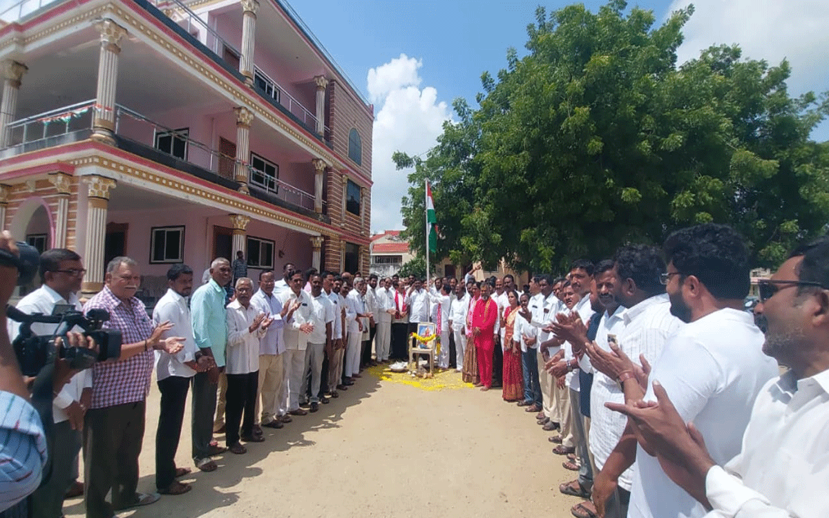 Nalgonda : కాంగ్రెస్ ప్ర‌భుత్వ ప్ర‌జా వ్య‌తిరేక విధానాల‌పై ఉద్య‌మాలు : మాజీ ఎమ్మెల్యే ర‌వీంద్ర కుమార్‌