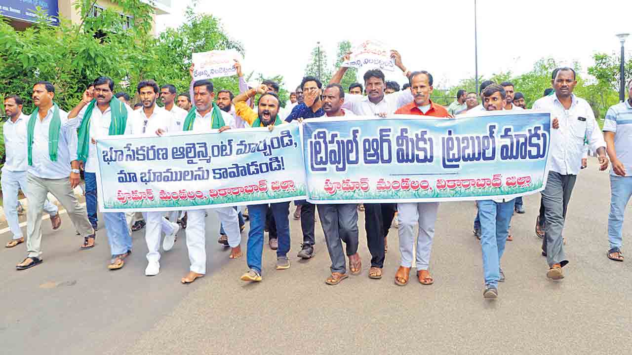 కొత్త అలైన్‌మెంట్‌ వద్దే.. వద్దు.. ఉధృతమవుతున్న బాధిత రైతుల పోరు