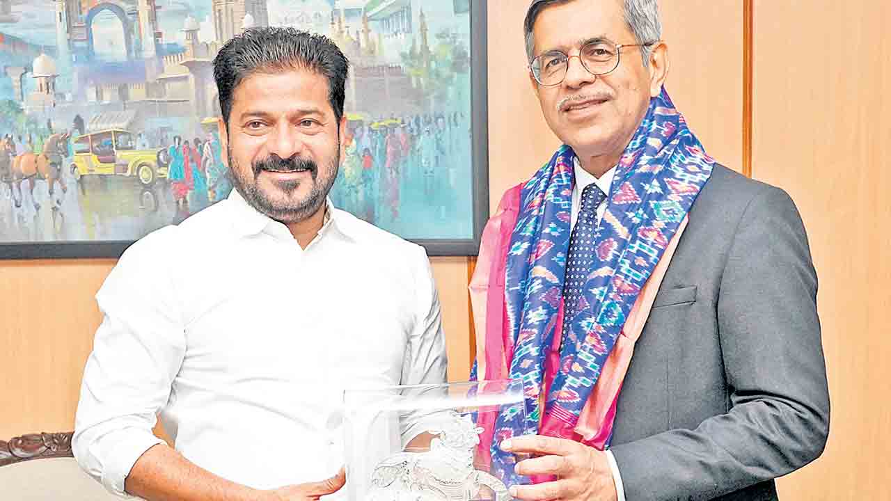 కొత్త జిల్లాల్లో కోర్టు భవనాలు నిర్మించాలి