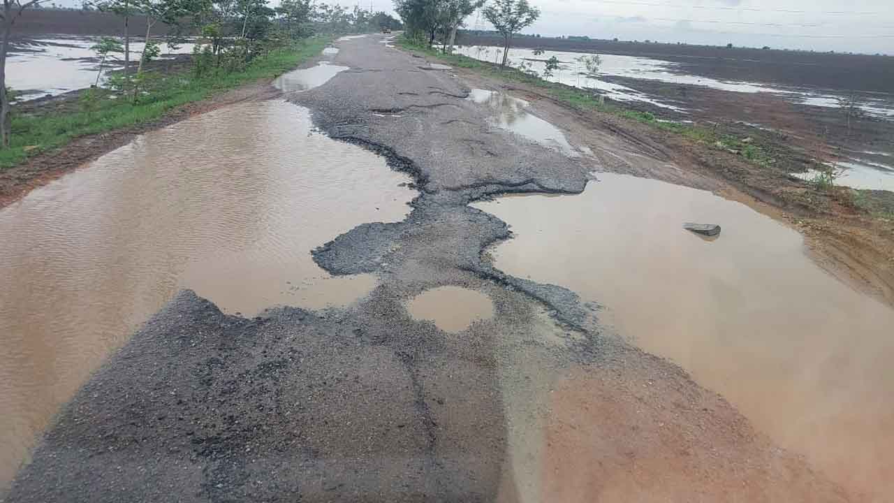 రహదారులు ‘హస్త’వ్యస్తం
