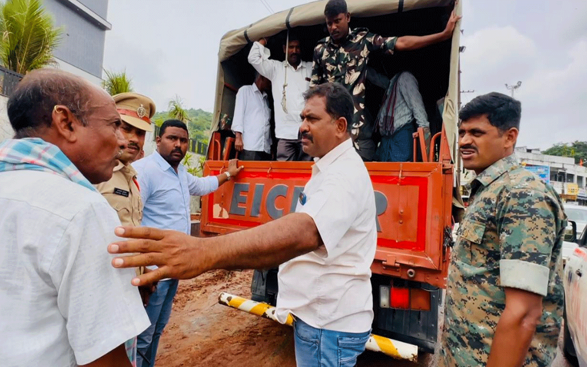 Nilagiri : మంత్రి కోమ‌టిరెడ్డిని క‌లిసేందుకు వ‌చ్చిన రైతుల‌ అరెస్ట్‌