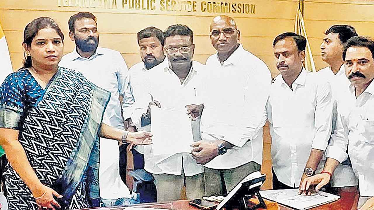 టీజీపీఎస్సీ చైర్మన్‌ ఎక్కడ?