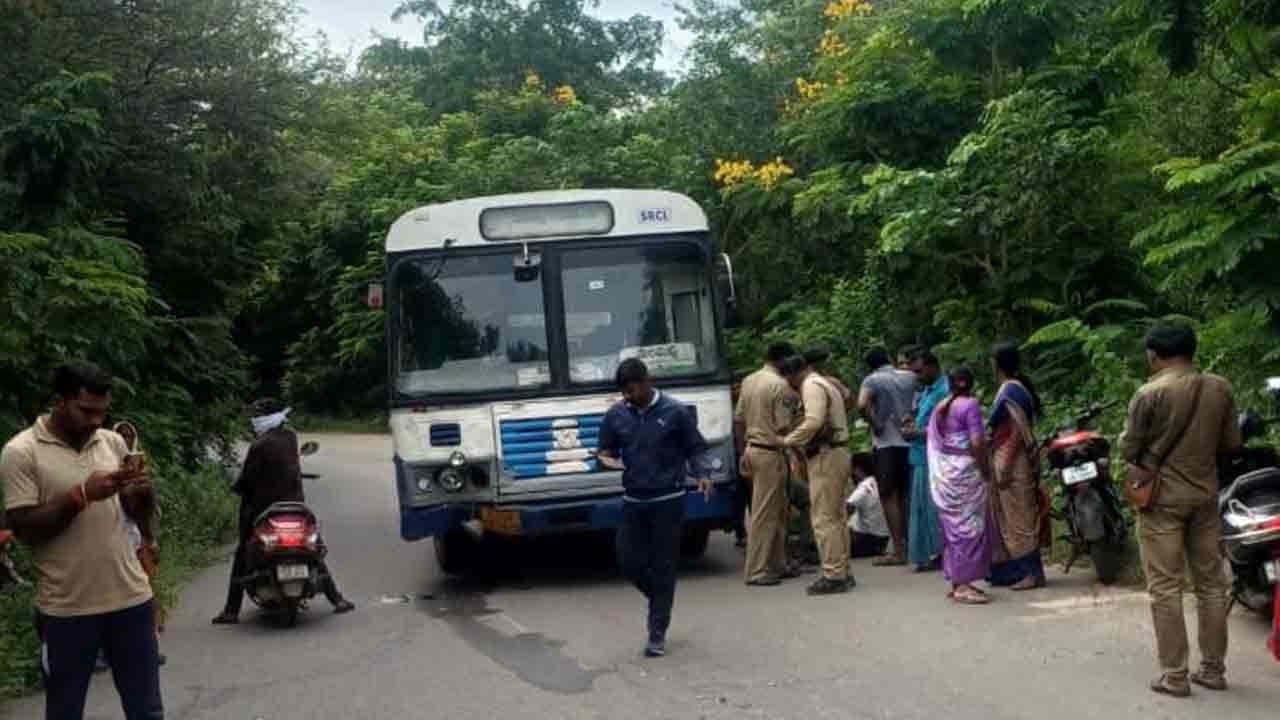 Accident | కంచర్ల శివారులో ఆర్టీసీ బస్సు – బైక్ ఢీ.. యువకుడికి తీవ్ర గాయాలు