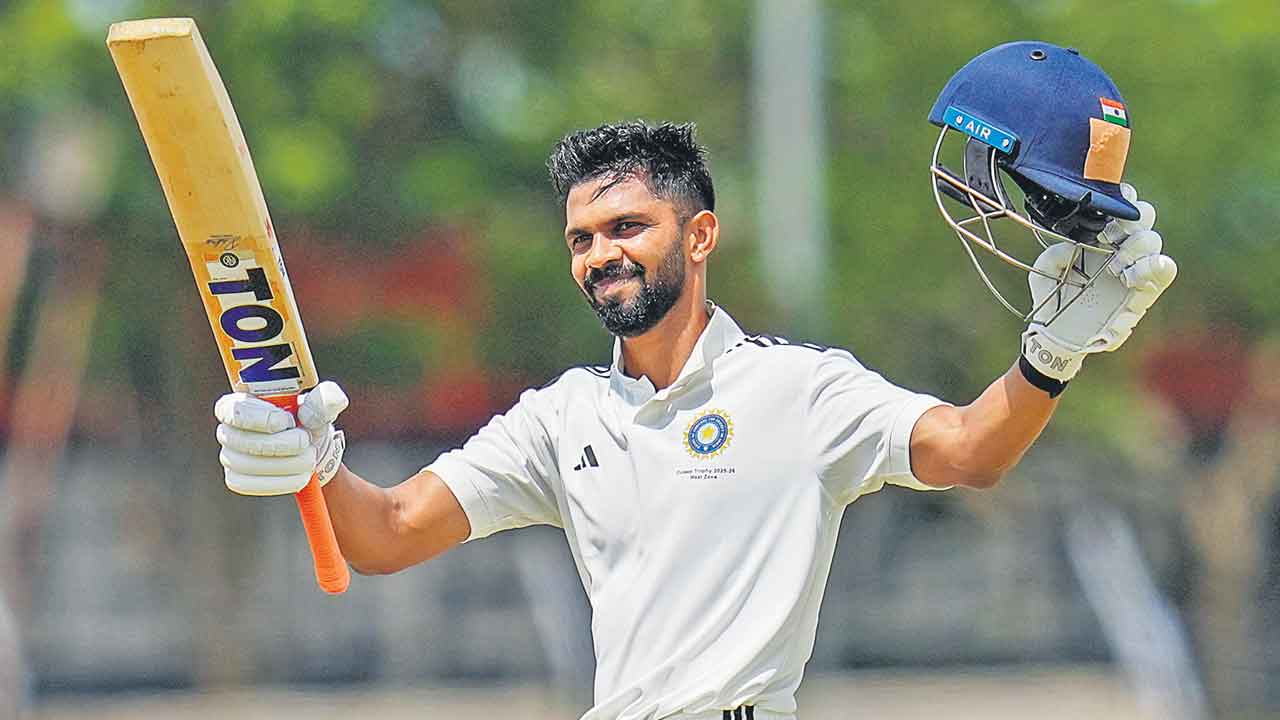 రుతురాజ్‌ భారీ శతకం