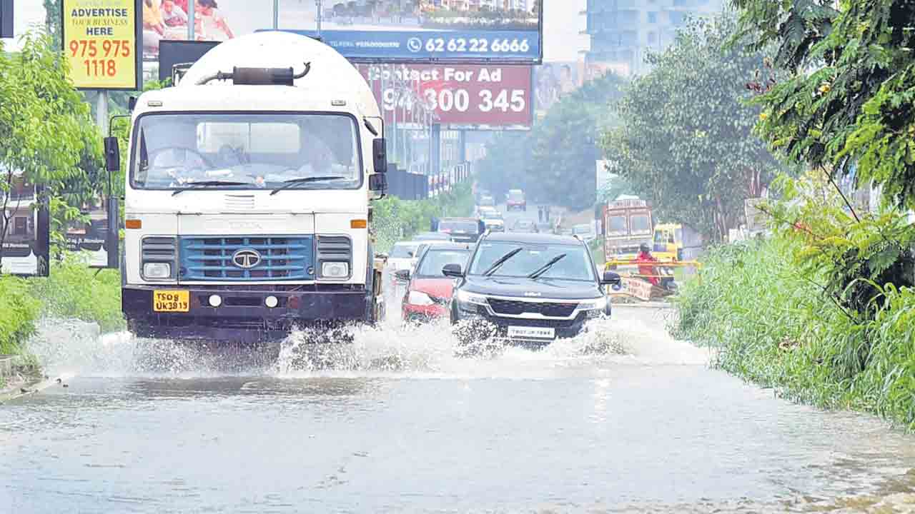 ఉమ్మడి రంగారెడ్డి జిల్లాలో భారీ వర్షం