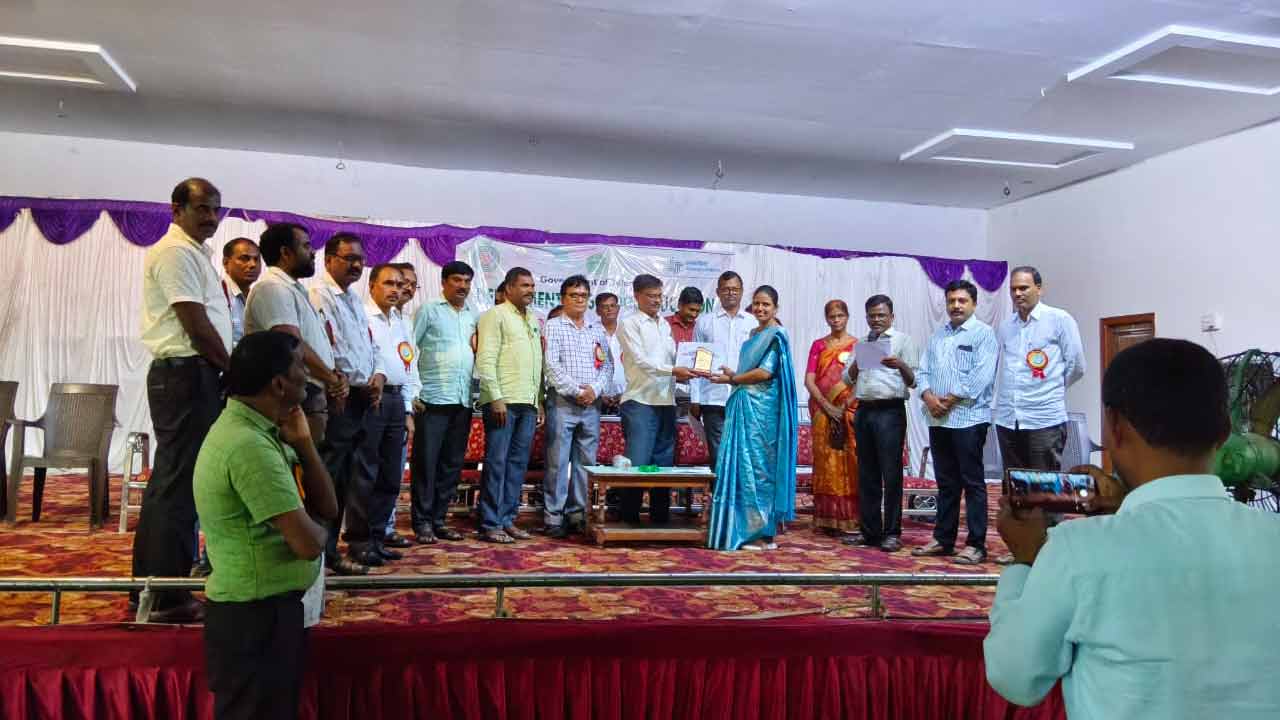 రాష్ట్ర స్థాయి టీఎల్ఎం మేళాకు వెంగ‌లాయిపేట టీచ‌ర్ ఎంపిక