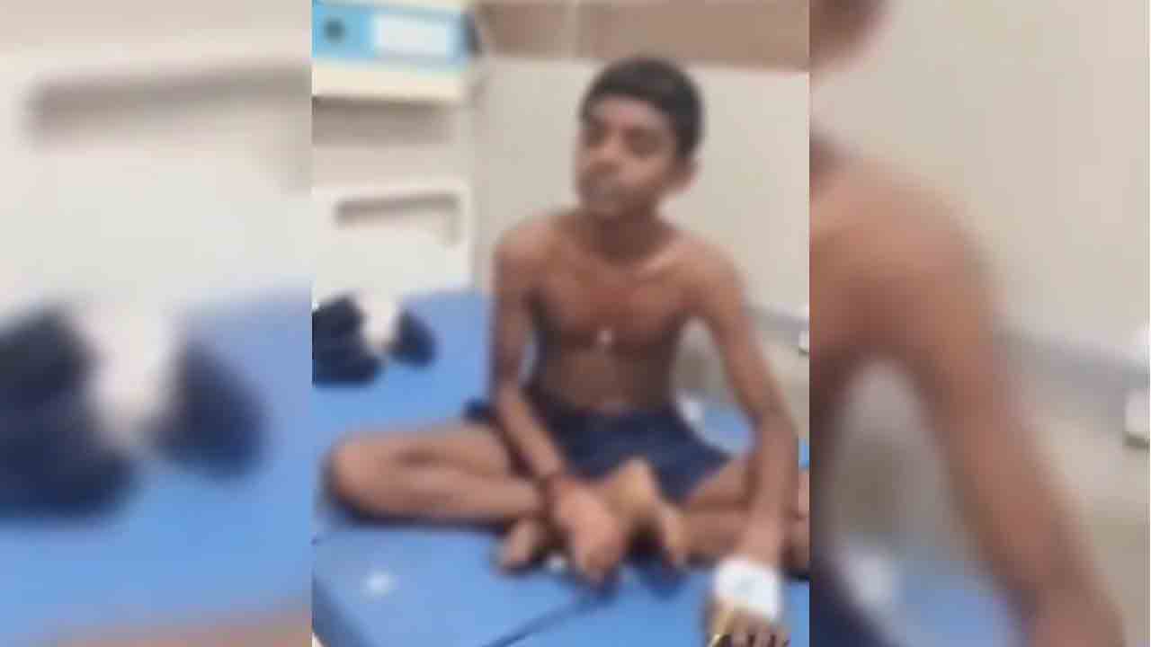 ప్రభుత్వ ఎస్సీ హాస్టల్లో ఇద్దరు విద్యార్థులకు కరెంట్ షాక్