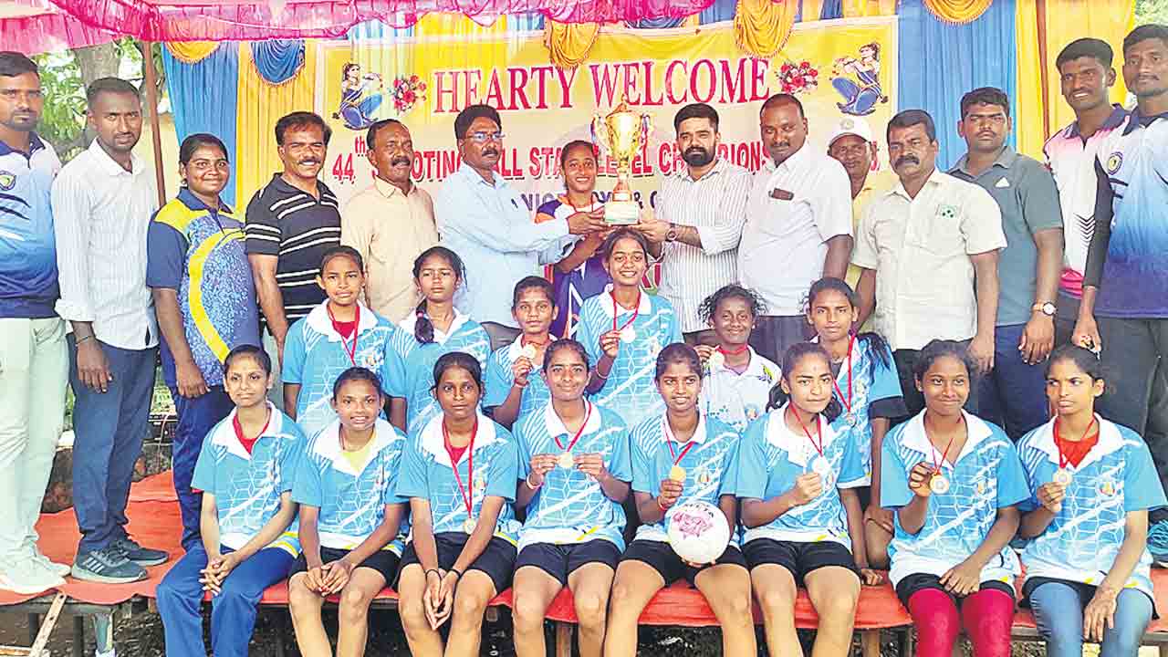 రాష్ట్ర స్థాయి షూటింగ్‌బాల్‌ విజేత గద్వాల