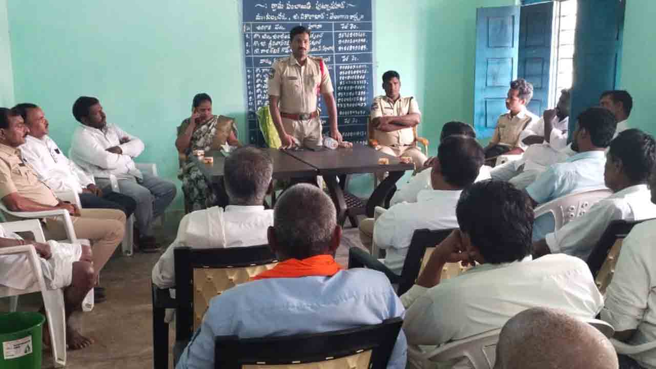 CCTV cameras | నేరాల నియంత్రణకు సీసీ కెమెరాలు అవసరం : ఎస్‌ఐ రమేష్ కుమార్‌