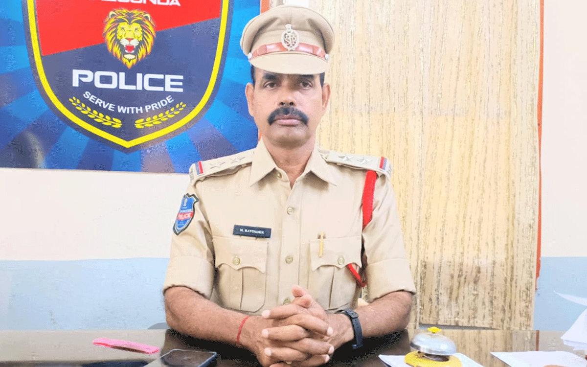 Kattangur : పండ‌గ‌కు ఊరెళ్లేవారు ఆభరణాలు ఇళ్లలో పెట్టుకోవద్దు : ఎస్ఐ రవీందర్