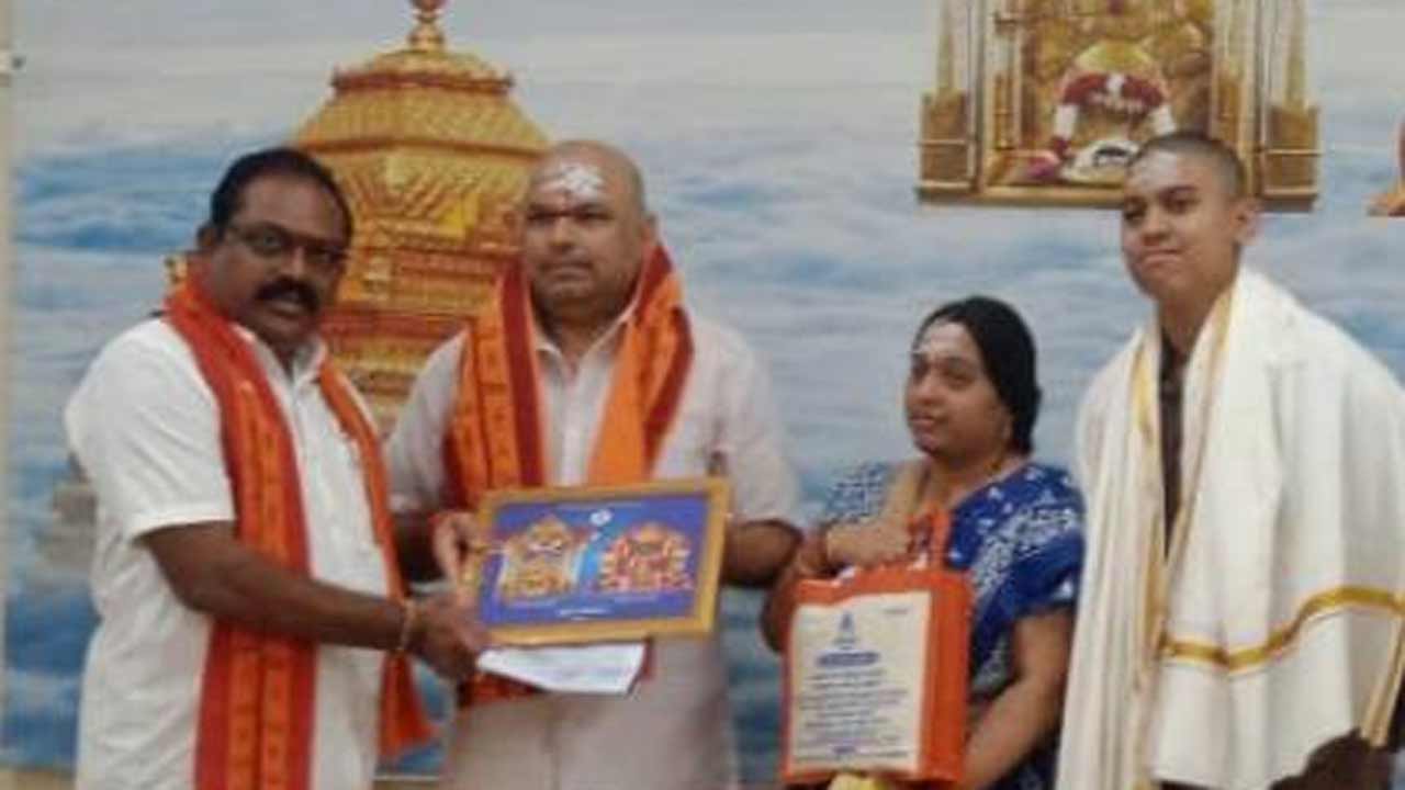 Srisailam | శ్రీశైలం గోసంరక్షణ నిధికి విజయవాడ భక్తుడి విరాళం