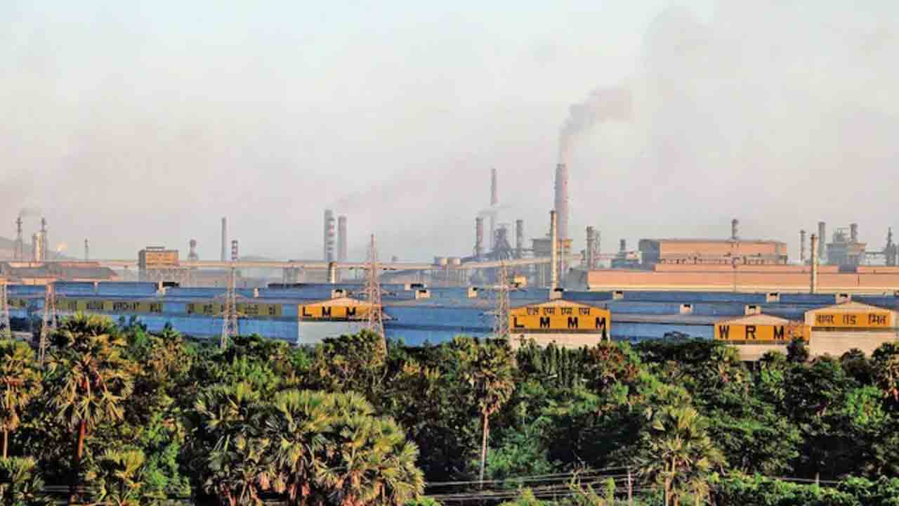 Raipur steel plant tragedy | స్టీల్ ప్లాంట్‌లో కూలిన నిర్మాణం.. ఆరుగురు కార్మికులు మృతి, పలువురికి గాయాలు