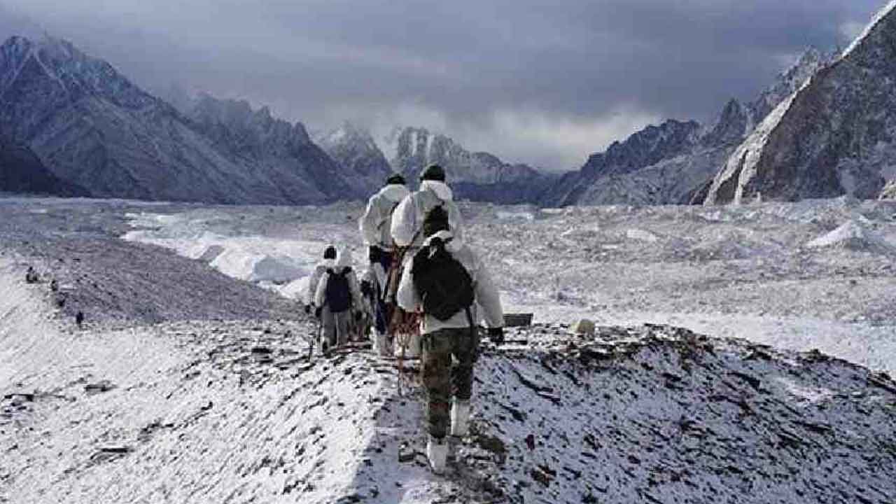సియాచిన్‌లో హిమపాతం.. ముగ్గురు సైనికులు మృతి