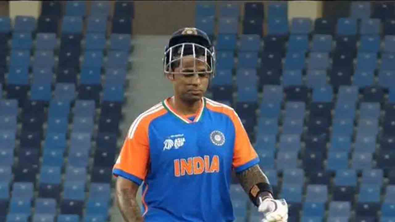 Asia Cup Final | అభిషేక్, సూర్య ఔట్.. మిడిలార్డర్‌పై గెలుపు భారం..!