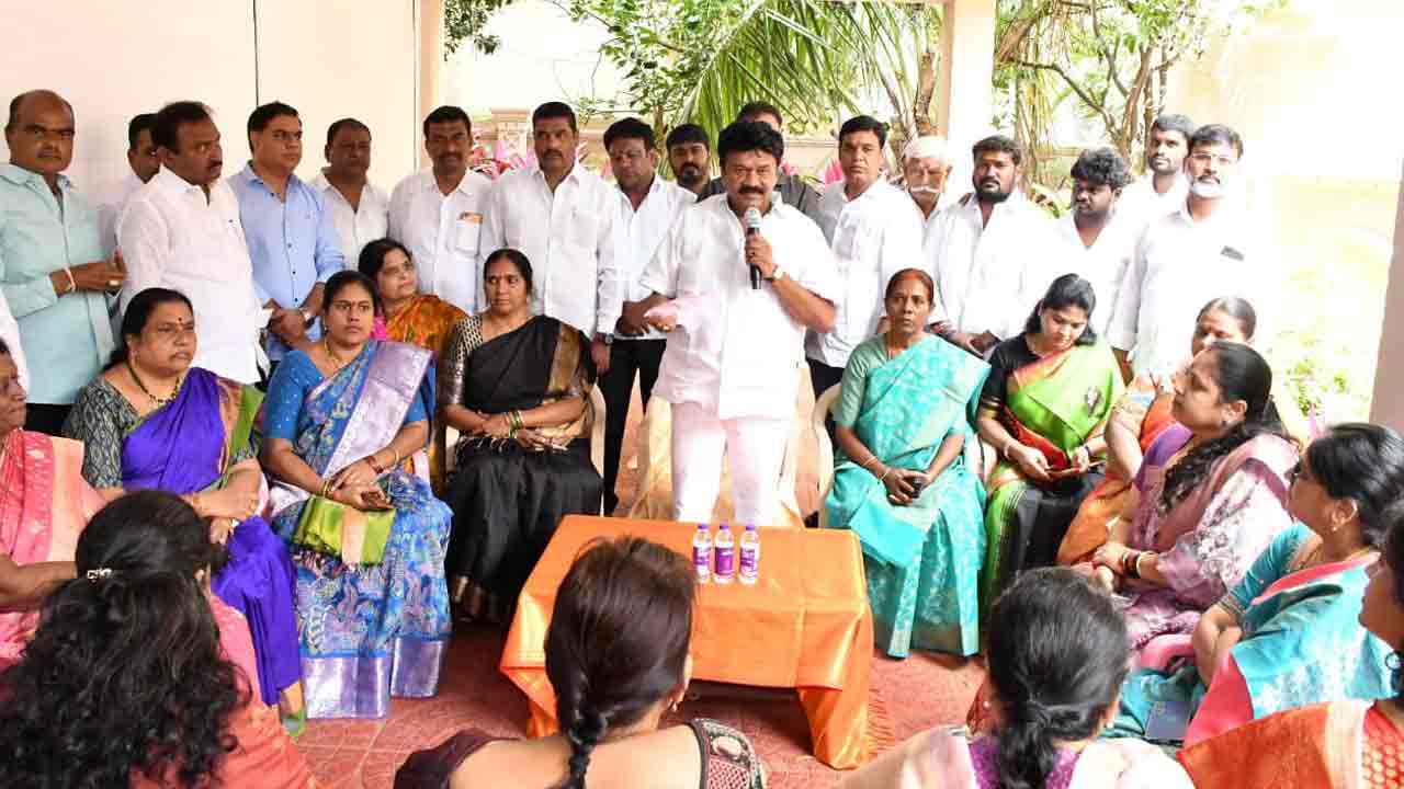 Talasani Srinivas Yadav | వ‌ర‌ద బాధితుల‌కు అండ‌గా మాజీ మంత్రి త‌ల‌సాని..