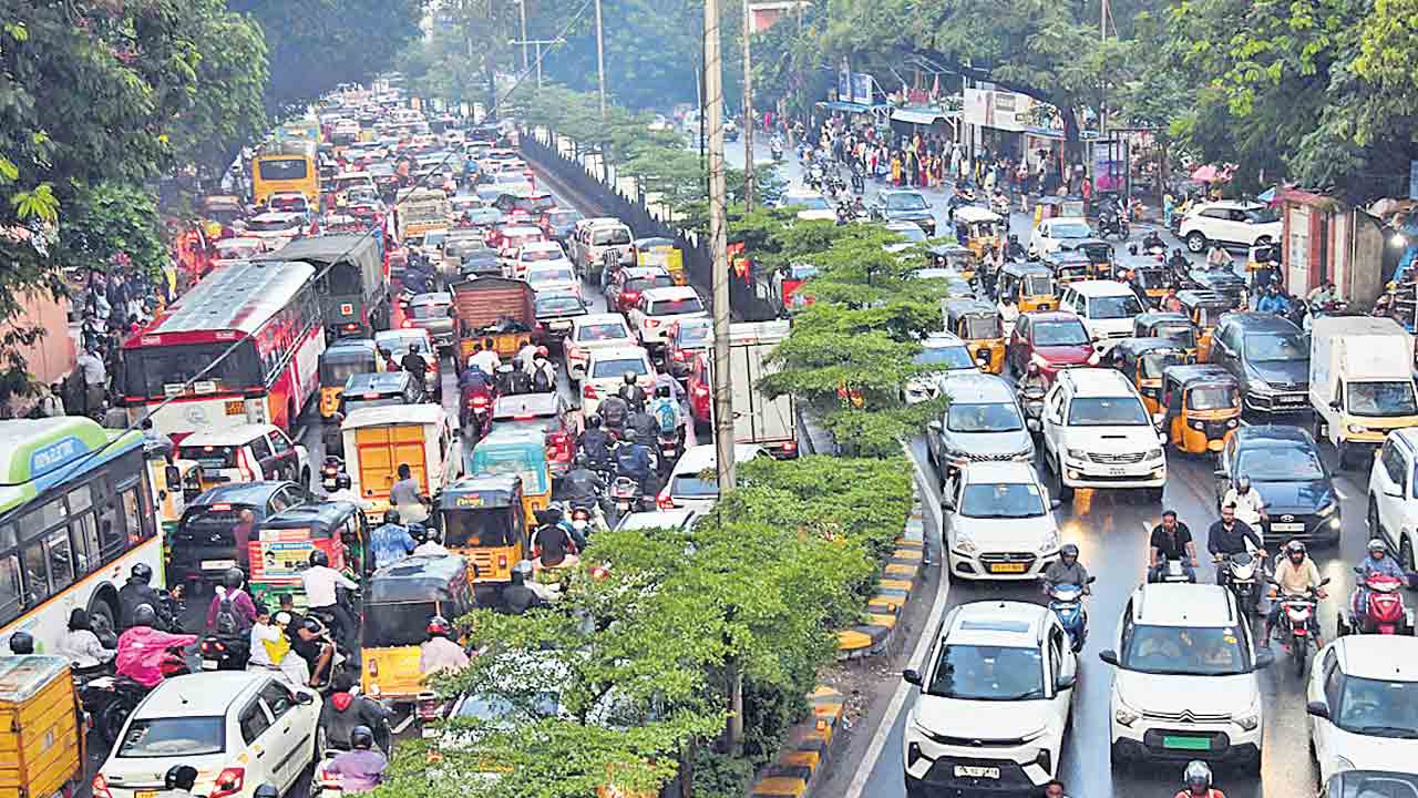 Tank Bund Road