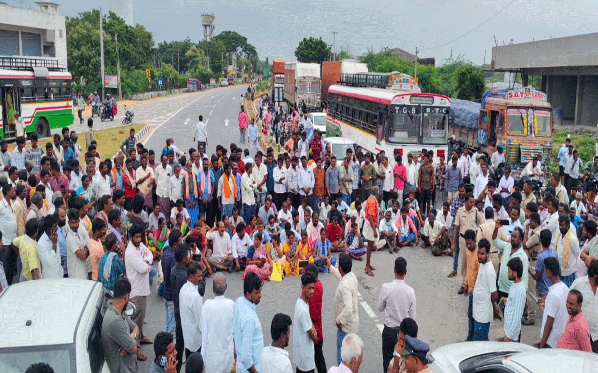 Tipparthy : నార్కట్పల్లి-అద్దంకి హైవేపై రైతుల ధర్నా