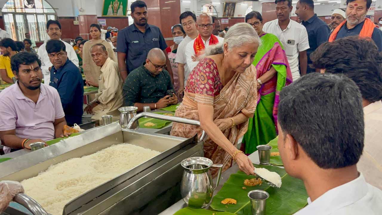 తిరుమల పర్యటన సందర్భంగా టీటీడీ ఫీడ్‌బ్యాక్‌ పుస్తకంలో కేంద్రమంత్రి నిర్మలా సీతారామన్ తన అభిప్రాయాన్ని పంచుకున్నారు. 