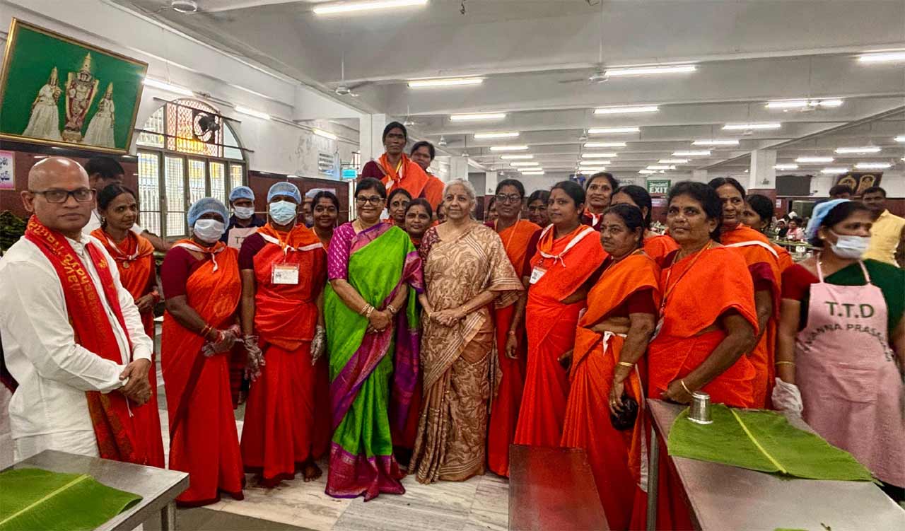 Tirumala | తిరుమల శ్రీవారిని కేంద్ర ఆర్థిక శాఖ మంత్రి నిర్మలా సీతారామన్‌ దర్శించుకున్నారు. 