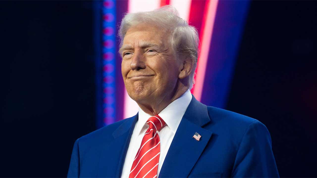 Donald Trump | ఇండియన్ ఫిల్మ్ ఇండస్ట్రీకి ట్రంప్ షాక్.. ఇకపై సినిమాలపై 100శాతం సుంకాలు..!