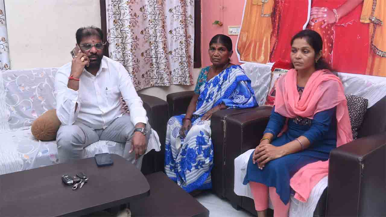 KTR | టీన్యూస్ రిపోర్టర్ సాంబశివరావు కుటుంబాన్ని ఫోన్లో పరామర్శించిన కేటీఆర్