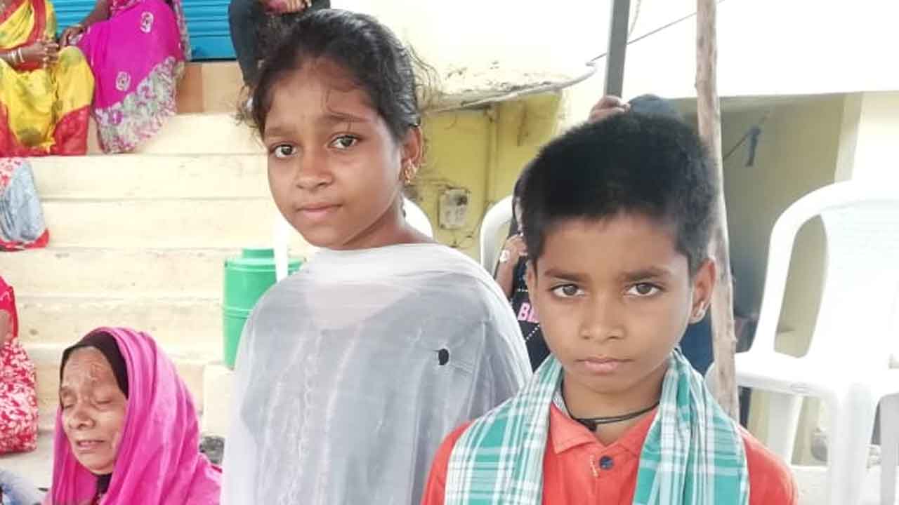 Vargal | రెండు నెలల వ్యవధిలోనే తల్లిదండ్రులను కోల్పోయి ఆనాథలుగా మారిన చిన్నారులు
