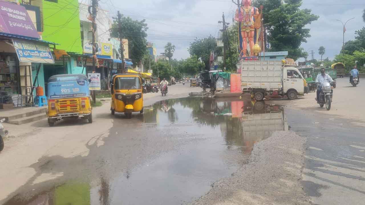 Waranagal | నెలల తరబడి తాగునీరు వృథా.. పట్టించుకోని ప్రజాప్రతినిధులు, అధికారులు