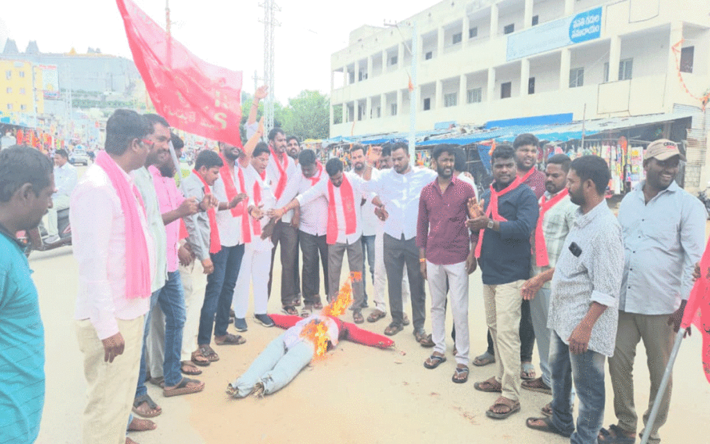 Yadagirigutta : యాద‌గిరిగుట్టలో సీఎం రేవంత్ రెడ్డి దిష్టిబొమ్మ ద‌గ్ధం