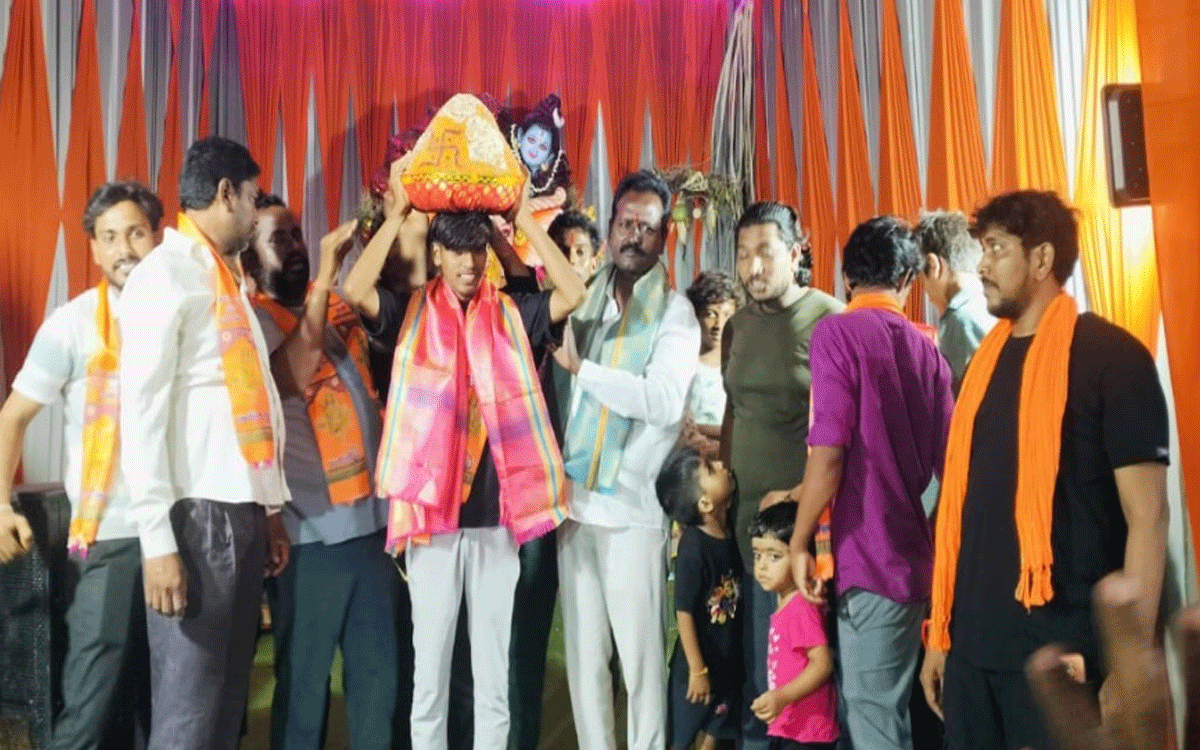 Yellandu : వేలంలో గ‌ణేష్ లడ్డూ ద‌క్కించుకున్న ముస్లిం కుటుంబం