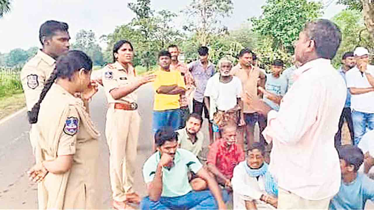 పోడు రైతుల ఆందోళన