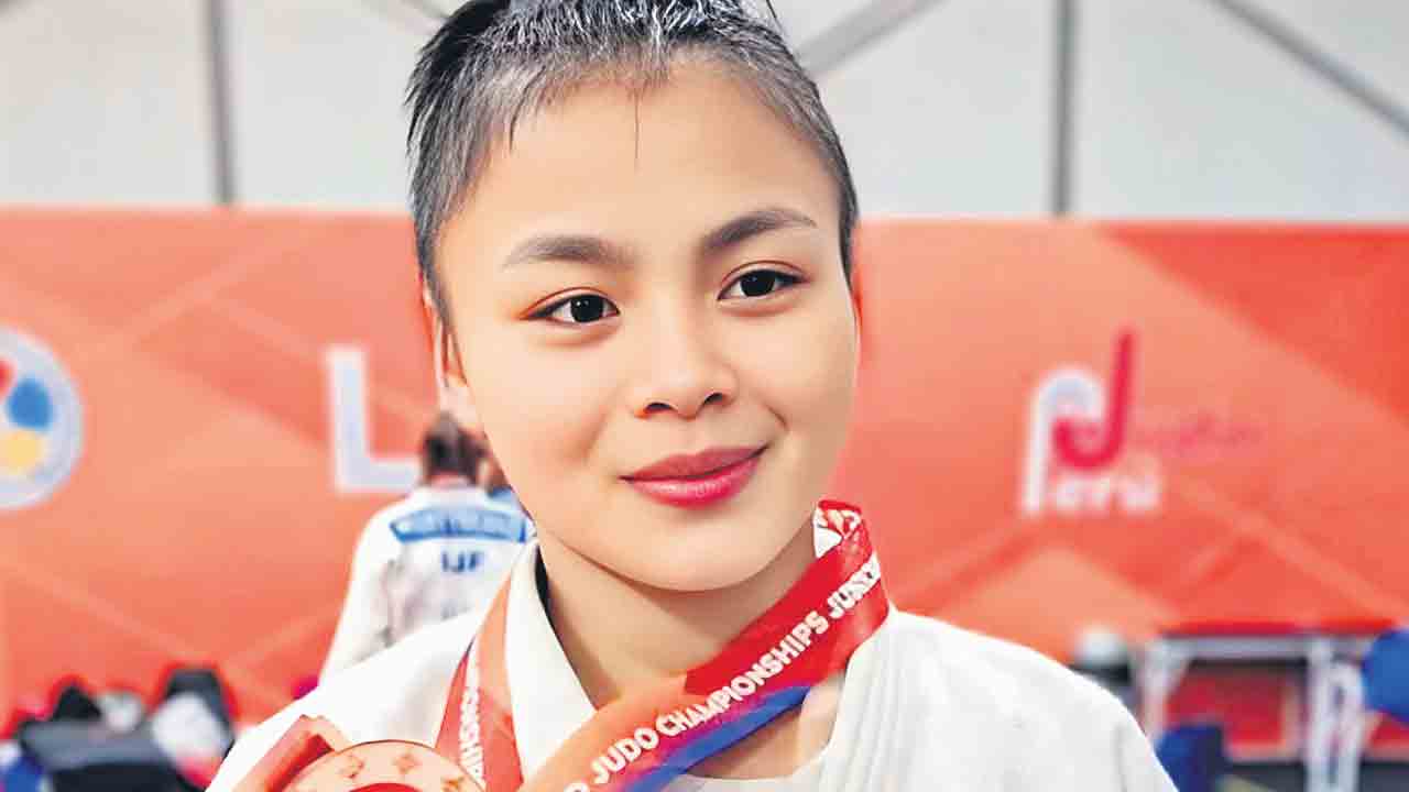లింథోయ్‌ కొత్త చరిత్ర.. జూడో జూనియర్‌ వరల్డ్‌ చాంపియన్‌షిప్స్‌లో పతకం