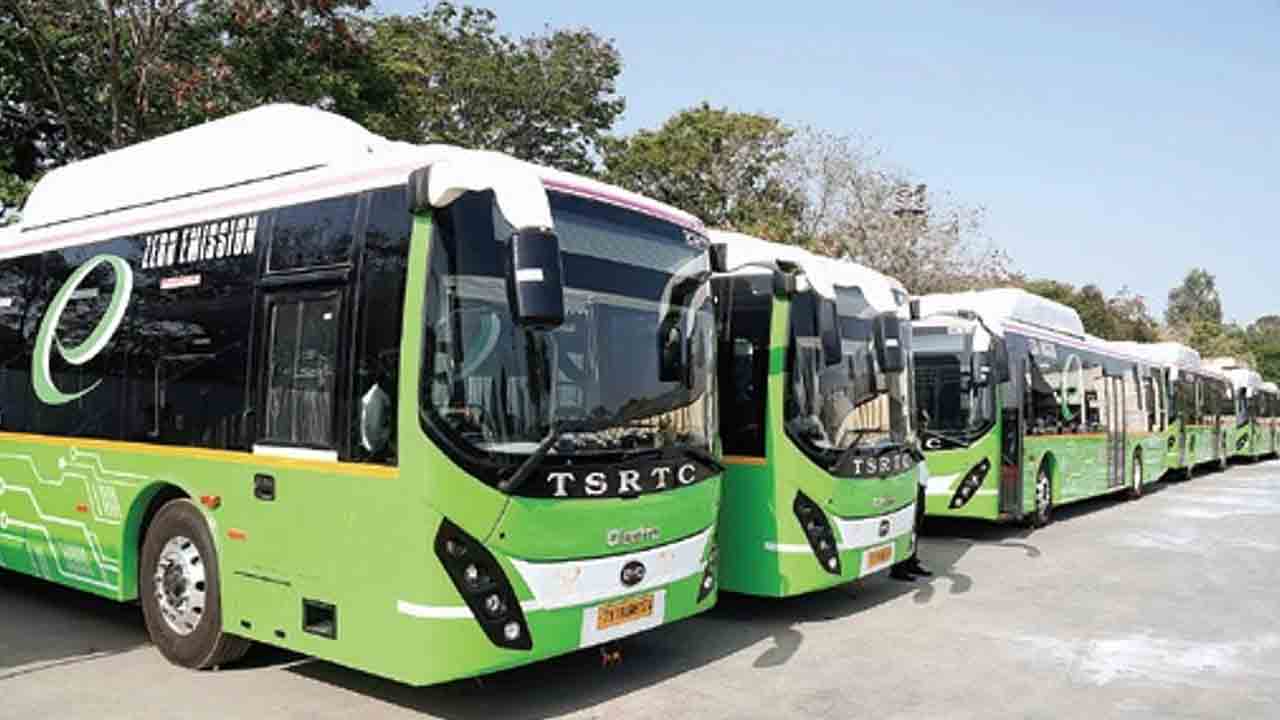 ఎలక్ట్రిక్‌ బస్సుల్లో ఆర్టీసీకే అవకాశం ఇవ్వాలి