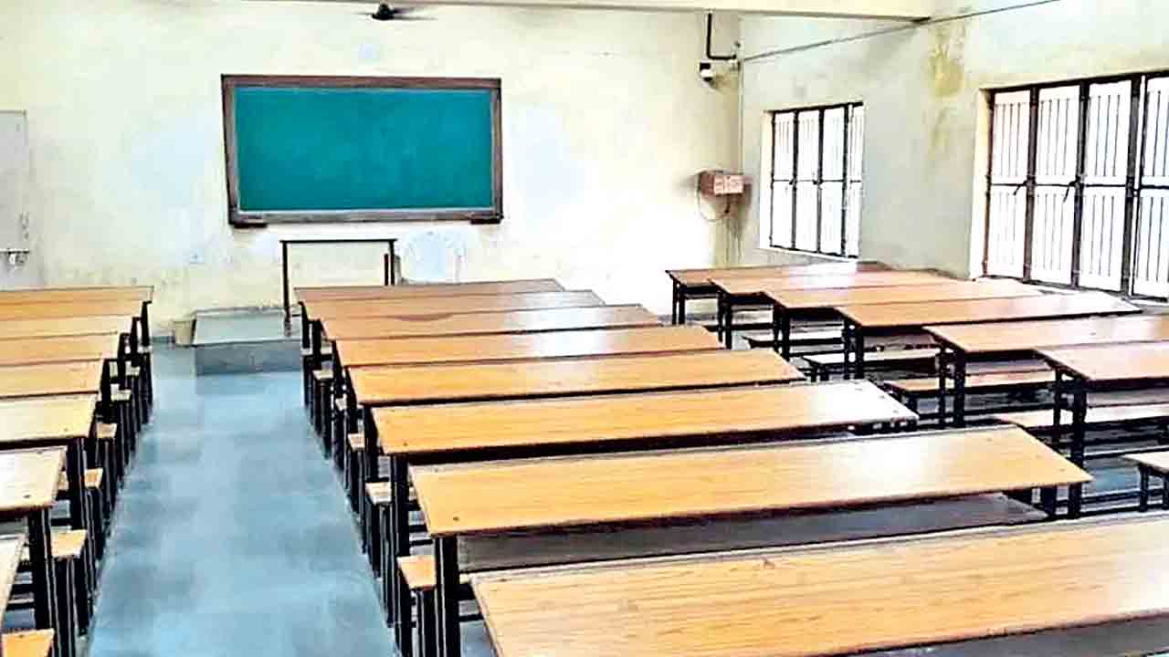 కాలేజీల బంద్ మళ్లీ వాయిదా