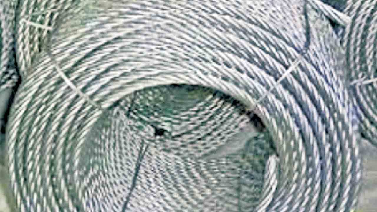 మీటర్‌కు 2181 మేత.. కేబుల్‌ లాగితే కదిలిన డొంక.. మిస్టర్‌ టెన్‌ పర్సెంట్‌ భారీ స్కాం!