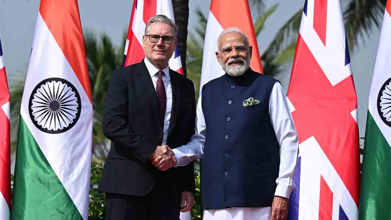 భారత్‌-యూకే మధ్య 3,675 కోట్ల రక్షణ ఒప్పందం