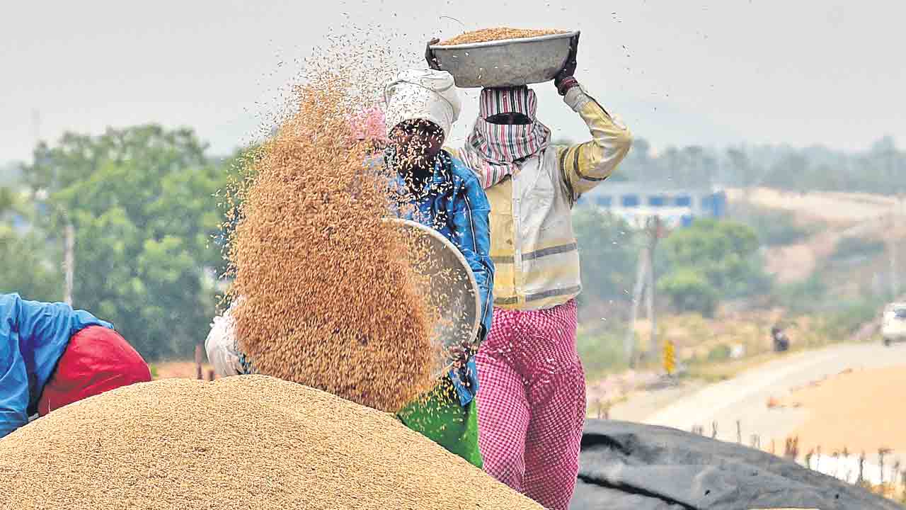 వడ్ల కొనుగోలుకు నిధుల గండం! వానకాలం ధాన్యం సేకరణకు 21 వేల కోట్లు అవసరం