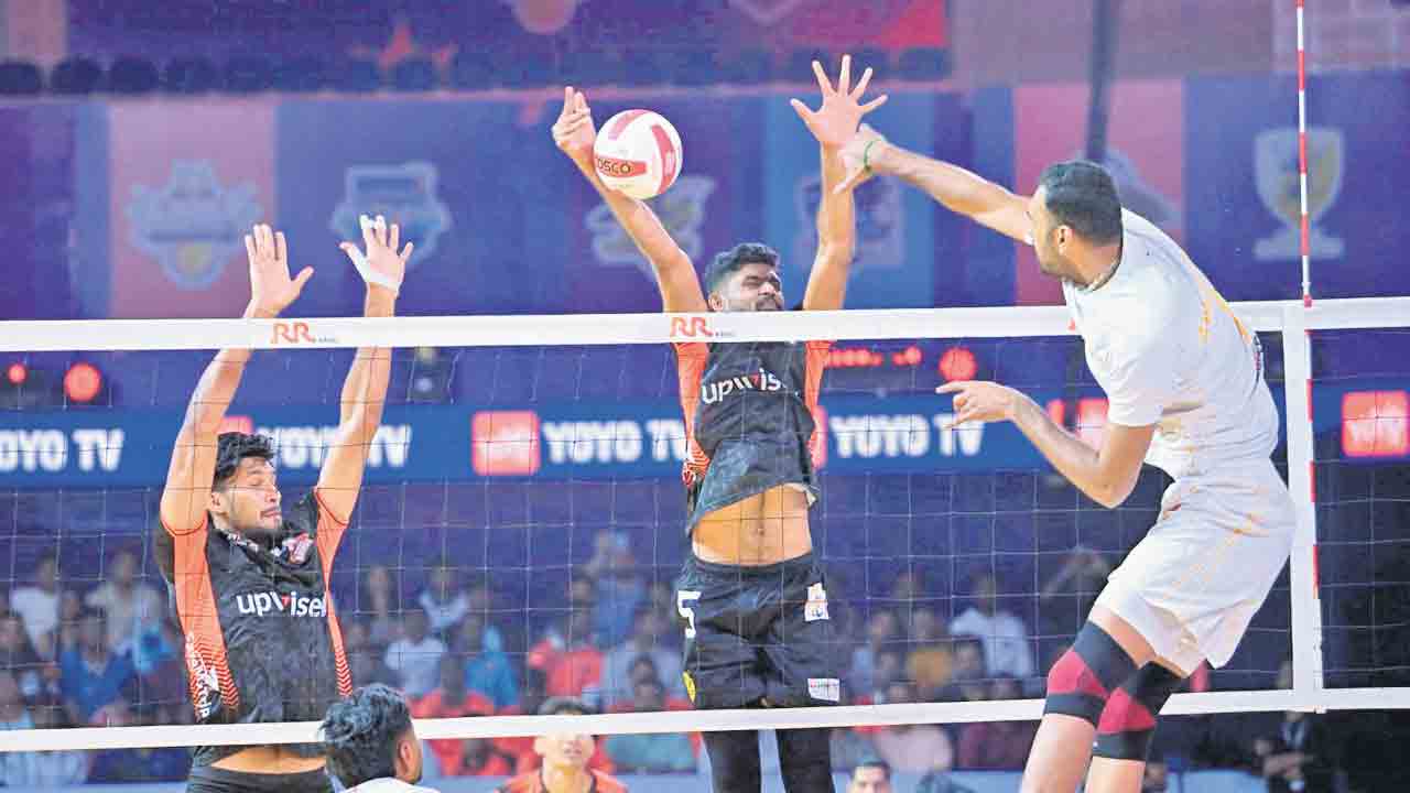 హైదరాబాద్‌ హ్యాట్రిక్‌